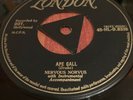 Nervous Norvus Ape Call Tri centre gold & black london 1956 NM/EX+