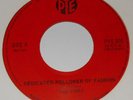 Pye 805 The Kinks Dedicated Follower Of Fashion / It's All Right 45 RPM VG+