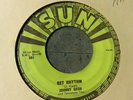 45 RPM Johnny Cash SUN 241 Get Rhtyhm / I Walk the Line VG+