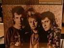 STRAY CATS  