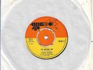 I'M MOVING ON - CYNTHIA RICHARDS C/W I'M MOVING ON - VERSION 2 - THE HIPPIE BOYS