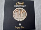SEX PISTOLS - GOD SAVE THE QUEEN / NO FEELING UK A&M