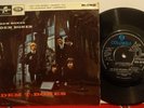 GARY FARR & T BONES  EP. DEM BONES DEM T BONES. Original 1965 COLUMBIA label.