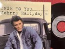 Sp 45t  Johnny Hallyday  Pochette Poster. (  True To You  + La Guitare Fait Mal)