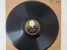 AFRICAN    78 RPM SHELLAC RECORD   LISTEN   A579 mbube LION SLEEPS TONIGHT