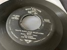 Elvis 1957 Orig US Army Shop RCA 47 - 6870 Hear All Shook Up / That's when your