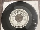 Garage Rock 45 rpm Randy And The Radiants Peek-A-Boo / Mountain's High NM
