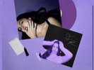 Olivia Rodrigo GUTS Limited Edition Purple Vinyl + Handsigniertes Poster