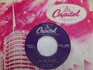 VG  UK  CAPITOL (NOC) 45- GENE VINCENT & BLUECAPS- 