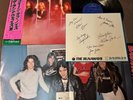 THE RUNAWAYS Queens Of Noise JAPAN LP RECORD RJ-7209 Autograph Card +OBI +POSTER