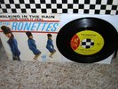 RONETTES-Walking In The Rain-OR.VG 45 RPM + PICTURE SLEEVE Plays VG+/VG++