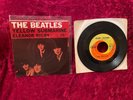 THE BEATLES Yellow Submarine/Eleanor Rigby VG+ 1966 Capitol 5715 Picture Sleeve