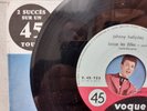 JOHNNY HALLYDAY 1ER SP JUKE BOX ORIGINAL  45722  LAISSE LES FILLES