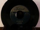 THE DOMINOES - SIXTY-MINUTE MAN / I CAN'T ESCAPE FROM YOU - 7