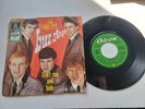THE HOLLIES,   BUS STOP