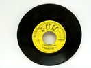 Sun International Johnny Cash and the Tennessee Two I Walk the Line Folsom 45rpm