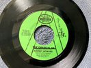 JOHNNY HOWARD - THE CHASE IS ON rare US 1976 RE-ISSUE / NORTHERN SOUL / EX+++