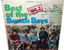 Band Signed by 5 Autographed Best of The Beach Boys Album Capitol D1 2706 JRR