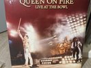 QUEEN - ON FIRE - Live at The Bowl (3 LP in Vinile 180gr.) Edizione 2024