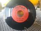 Surfmen Surf 45 PARADISE COVE / THE GHOST HOP n/m original Titan