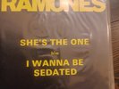 RAMONES – SHE’S THE ONE / I WANNA BE SEDATED (7” UK PRESS)