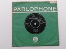 THE BEATLES  1964 UK 45  LOVE ME DO  BLACK  PARLOPHONE R 4949