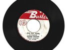 DENNIS BROWN / ONE DAY SOON / VERSION / 7''