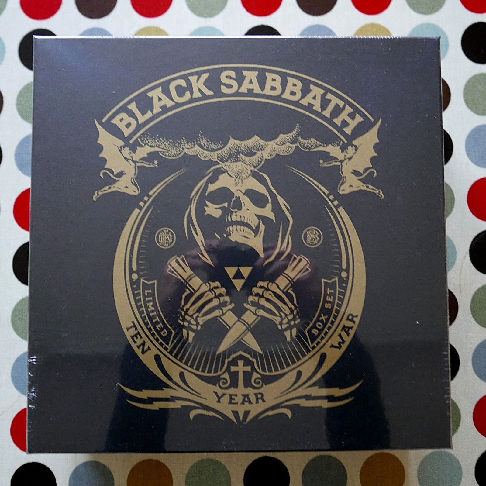 BLACK SABBATH BOX SET TEN YEAR WAR LTD BMGCATBOX73XLG