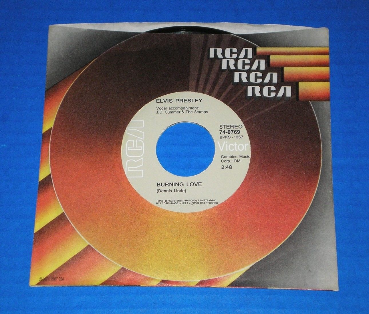 Elvis Presley - BURNING LOVE / IT'S A MATTER OF... (74-0769) - RARE Gray Label