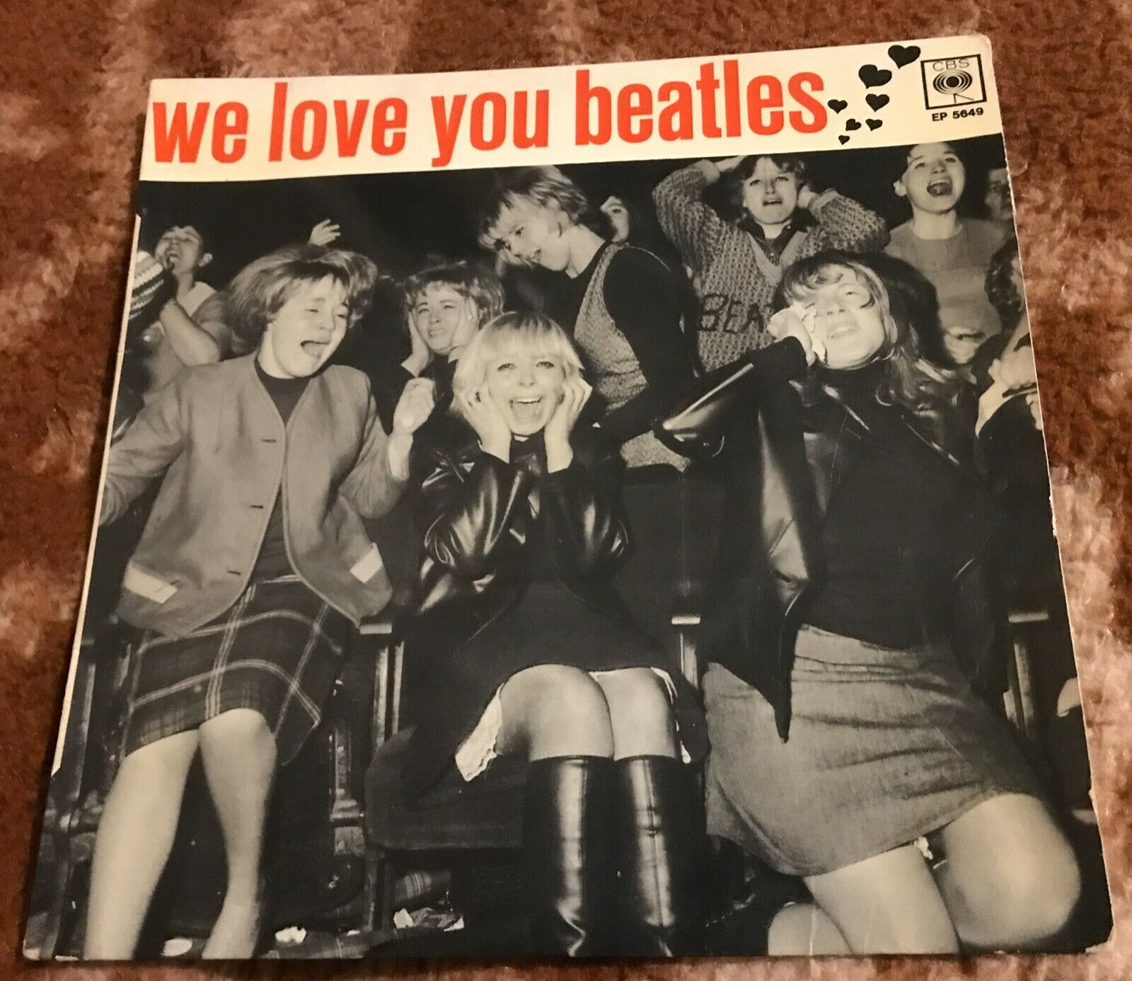 Pic 1 WE LOVE YOU BEATLES French EP THE TYPHOONS CAREFREES BOBBY STEVENS beat pop CBS