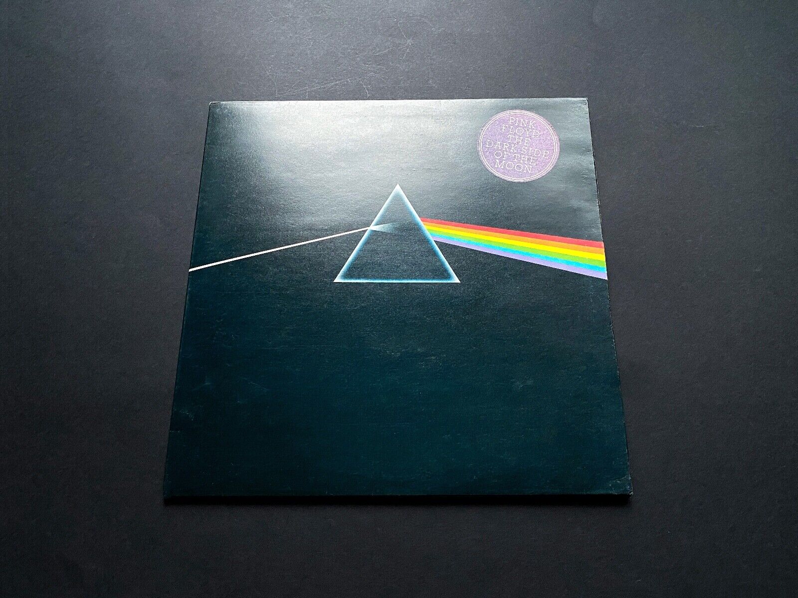Pic 1 Pink Floyd SOLID BLUE TRIANGLE 1973 1st UK press A2/B2 Dark Side Moon NEAR MINT