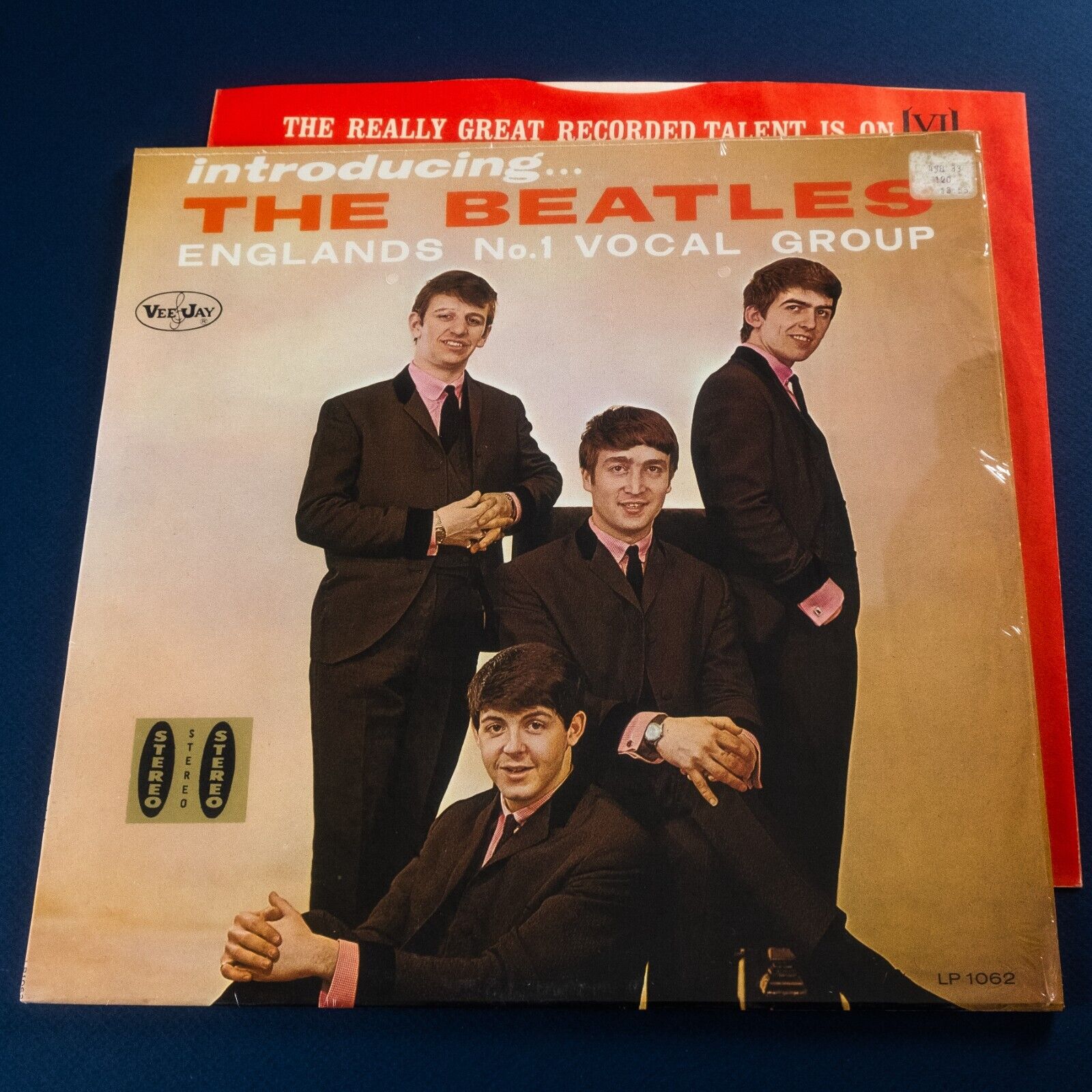 Pic 1 The Beatles Introducing the Beatles US Orig64 VJ Stereo Gold-Foil Sticker Shrink