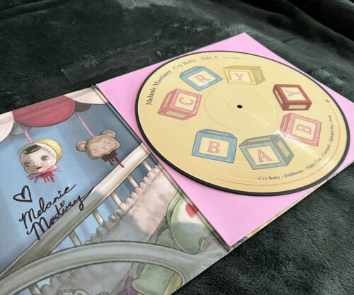 Pic 1 Melanie Martinez **RARE** 2015 Cry Baby **PICTURE DISC** Vinyl ***SIGNED***
